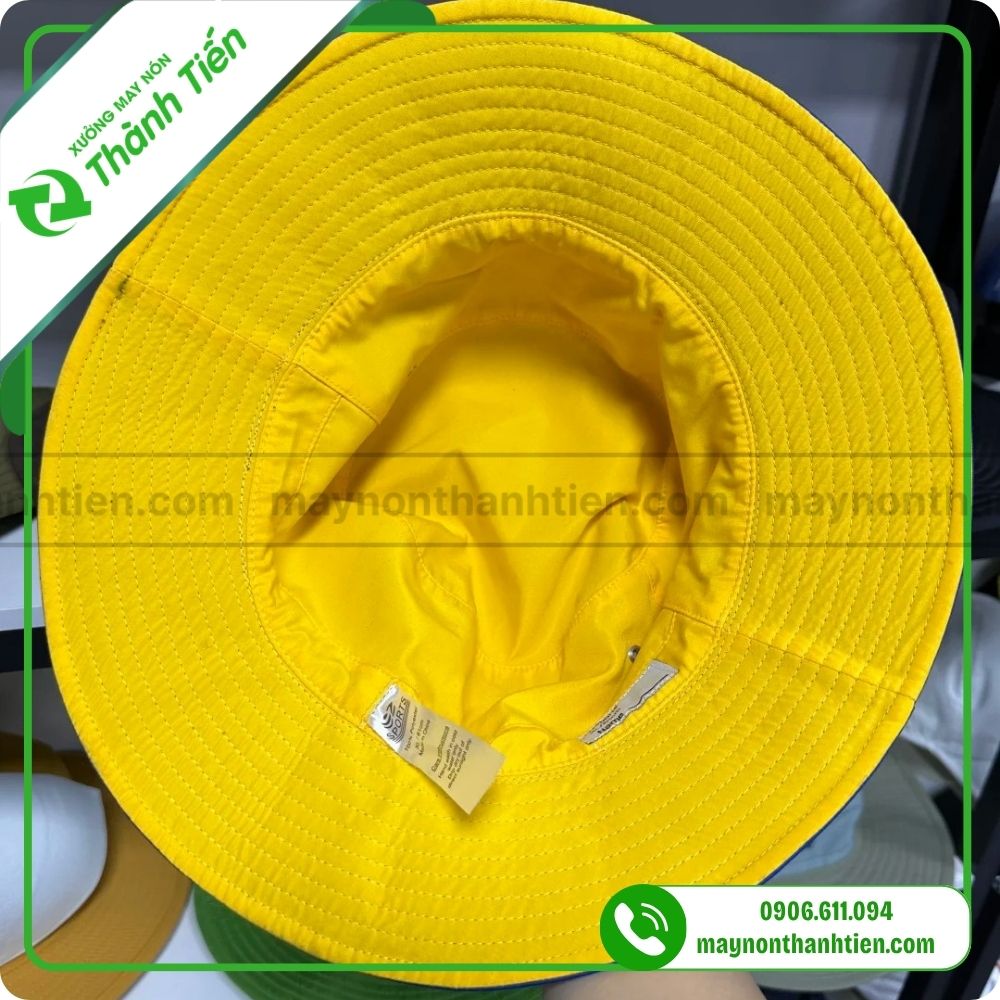 Mũ tai b&egrave;o 2 mặt th&ecirc;u logo - mặt trong