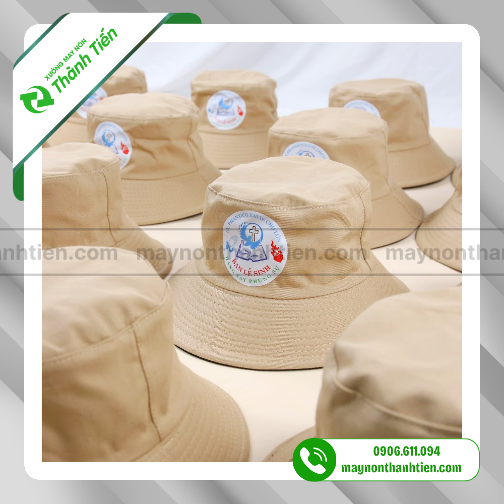 mũ bucket ban lễ sinh màu kem