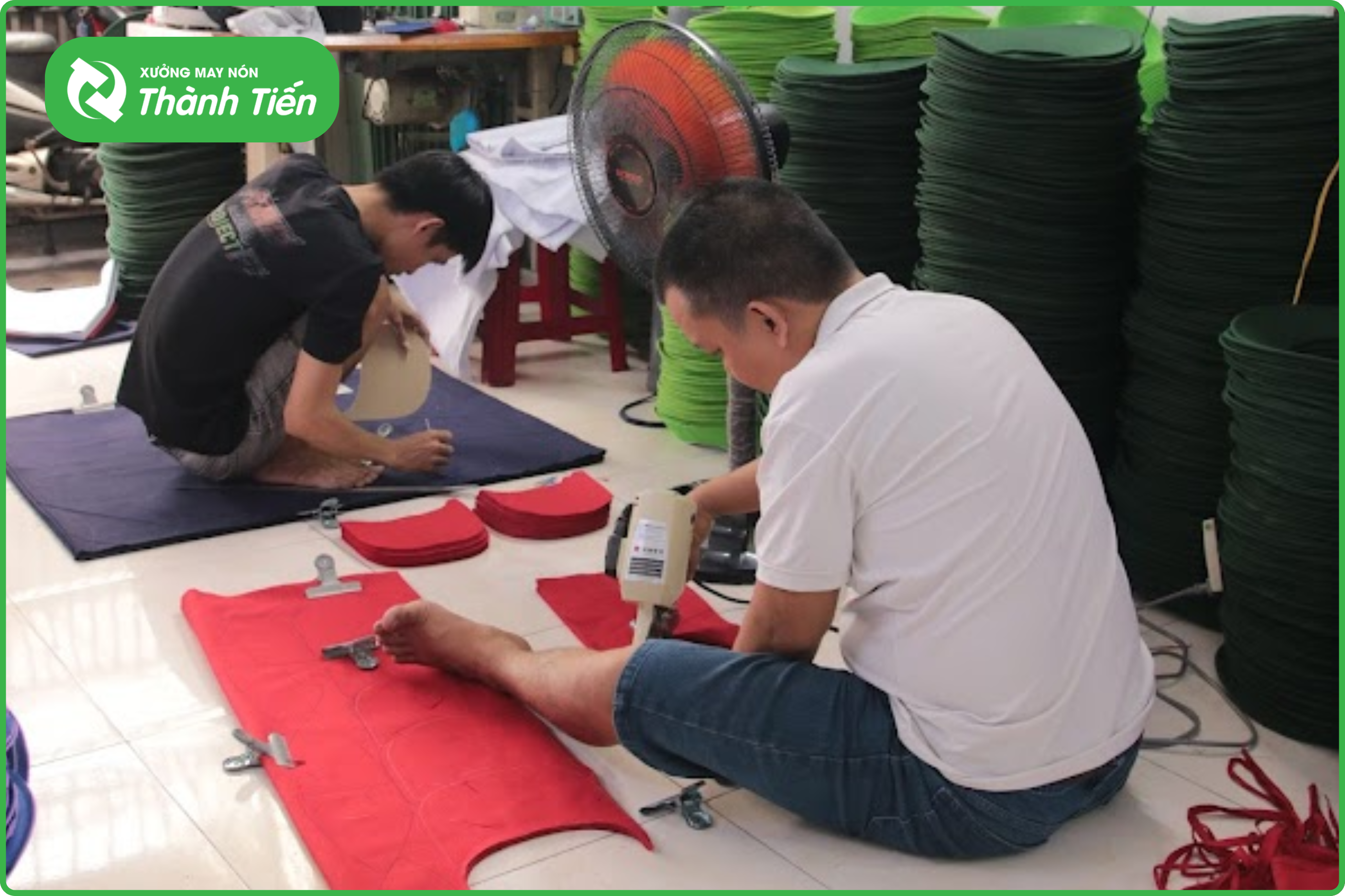 Quy tr&igrave;nh may mũ n&oacute;n chuy&ecirc;n nghiệp tại Th&agrave;nh Tiến