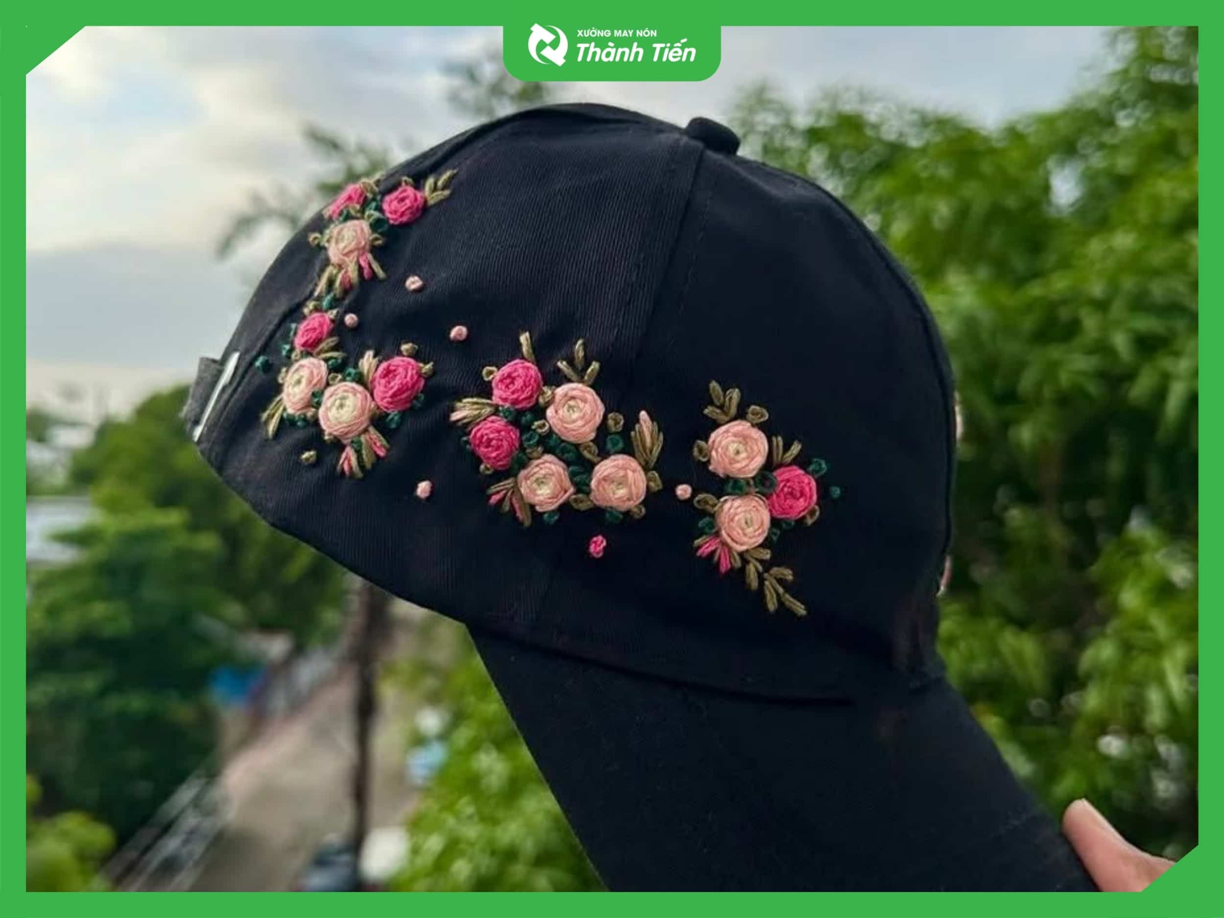 N&oacute;n lưỡi trai th&ecirc;u hoa độc đ&aacute;o