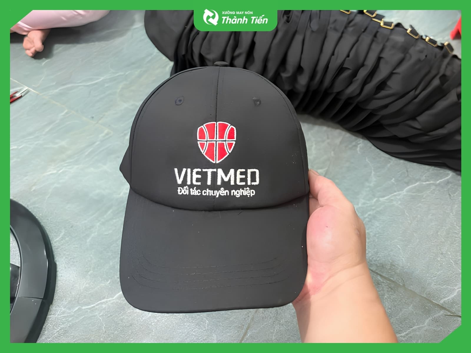 Mũ lưỡi trai thêu theo yêu cầu